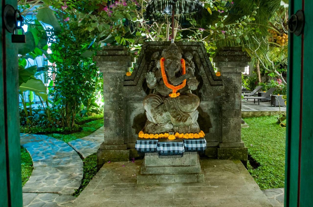 Flamboyant Villa Ubud Exterior photo