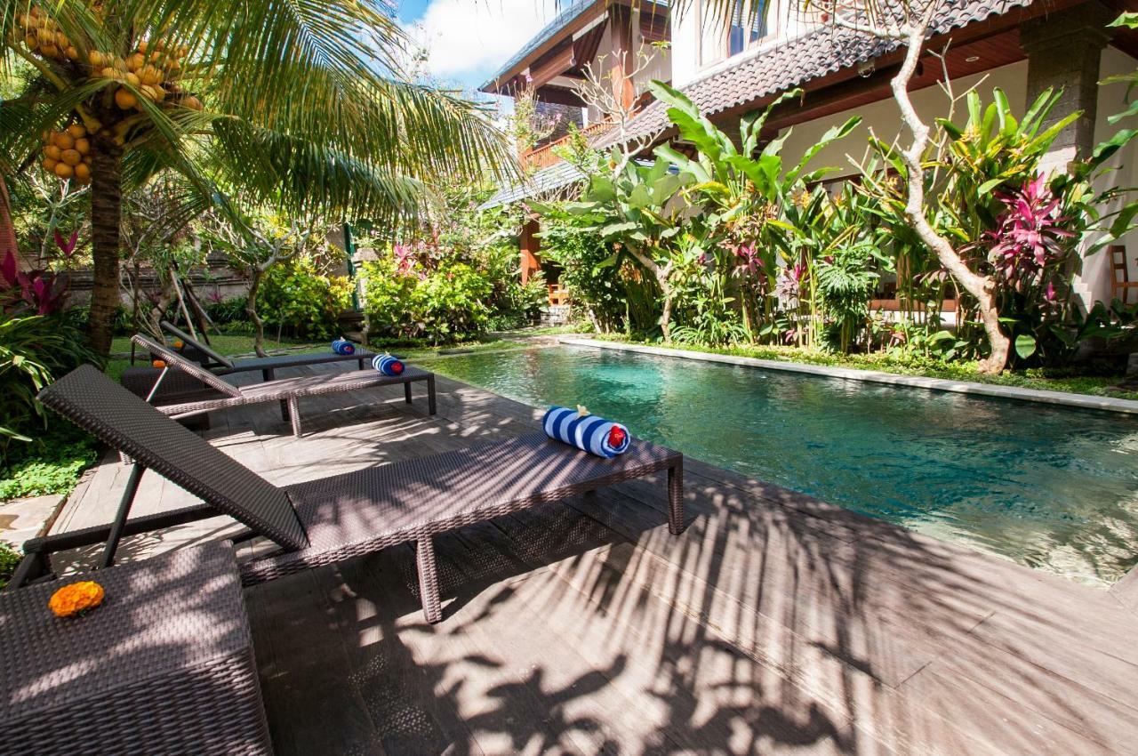 Flamboyant Villa Ubud Exterior photo