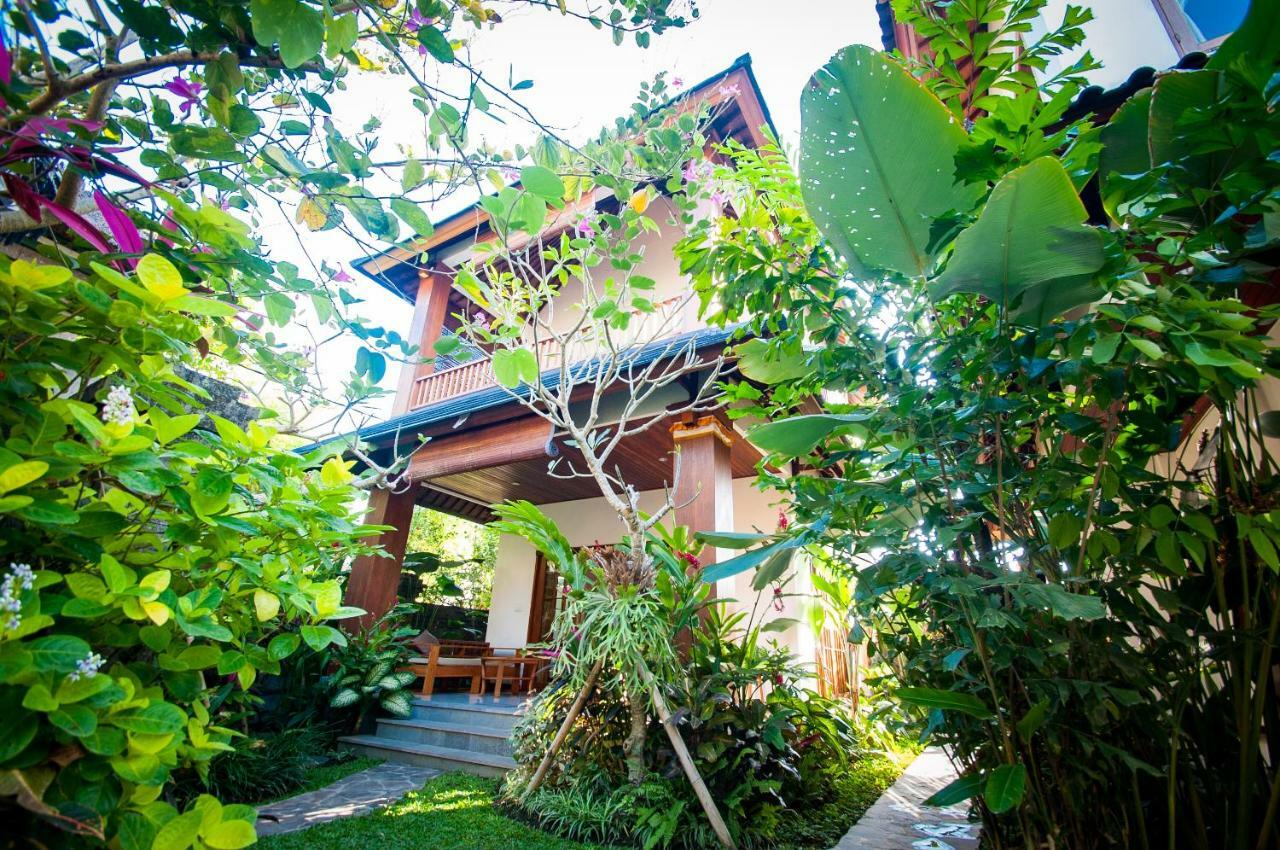 Flamboyant Villa Ubud Exterior photo