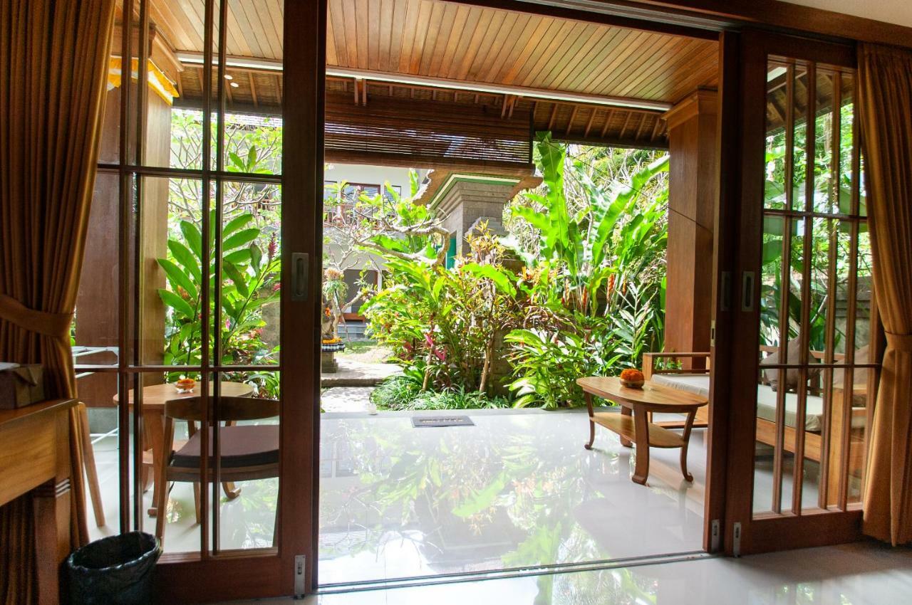 Flamboyant Villa Ubud Exterior photo